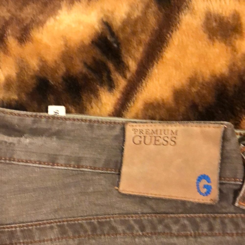 Men premium guess